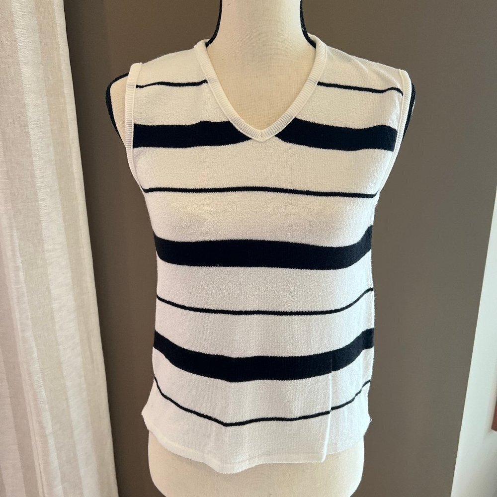 White Sweater vest with black stripe, Size Large (runs small)